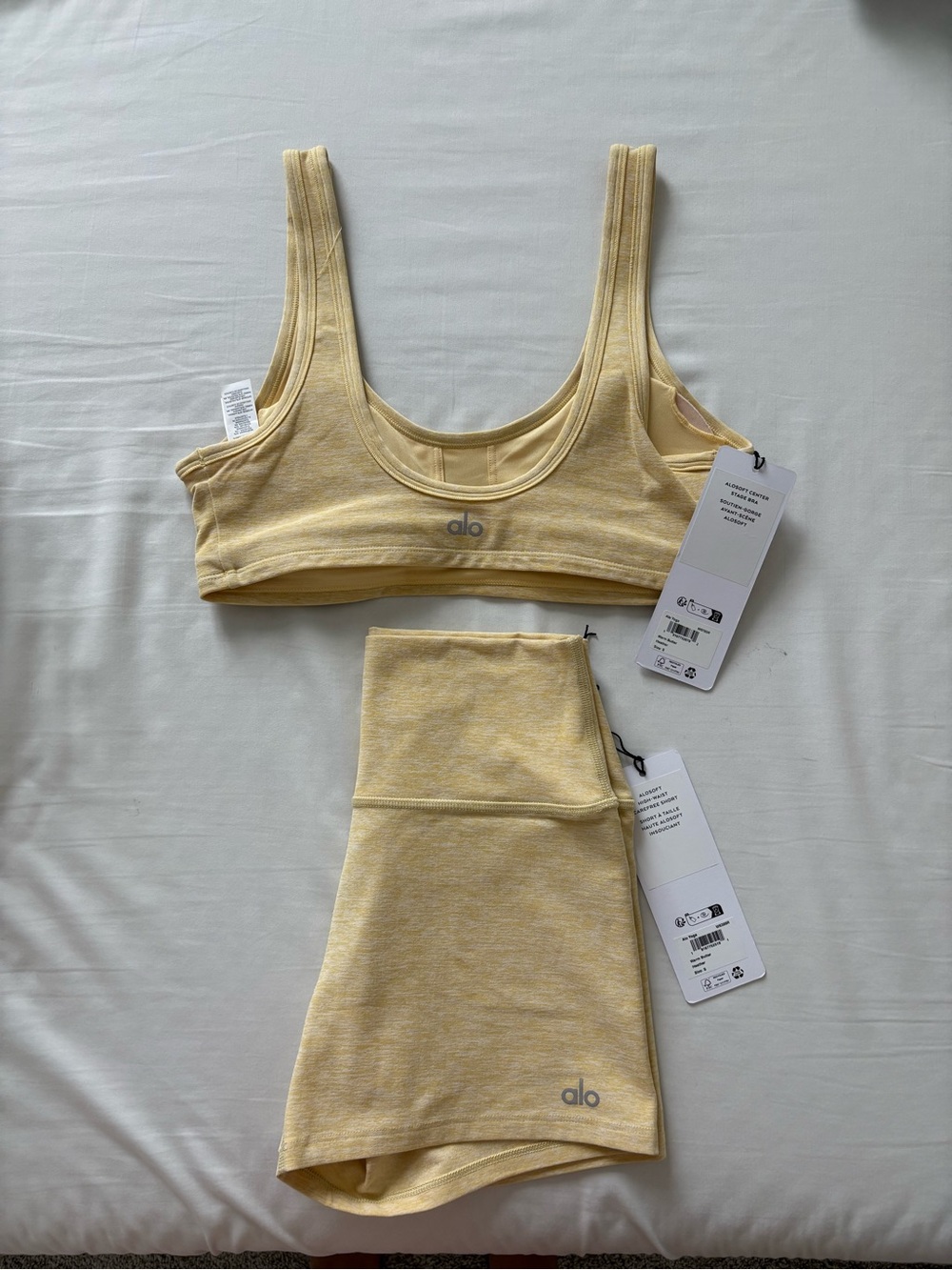 ALO Yoga Soft Heather butter cream both size s bra and short BNWT - Picture 2 of 4